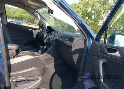 2019 Volkswagen Tiguan Se/Sel/Sel R-Line Jet-Black/Sel R-Line z USA, uszkodzony, nr VIN 3VV2B7AX4KM083120